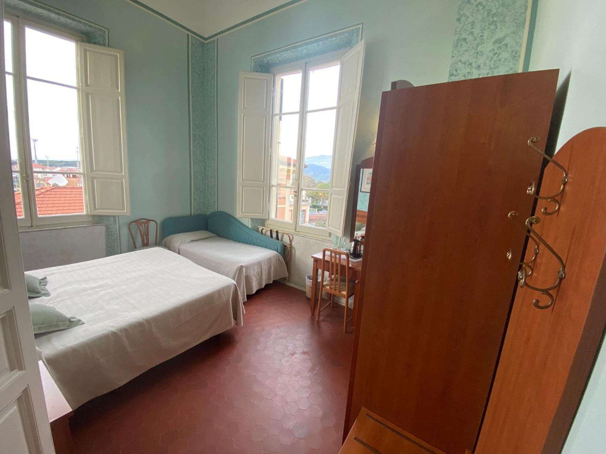 Hotel Italia Марина ди Маса Екстериор снимка